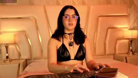 Snapshot of lillianderson chatting on 06.17.26 lillianderson - Next stream start at 0700hs GTM-3 online show from 06.17.26