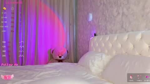 Lara Angel online show from 03.12.25