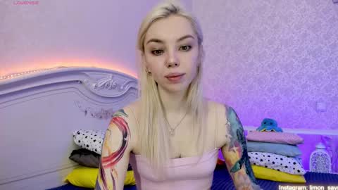 Snapshot of lillimooore chatting on 01.29.25 LilliMoore online show from 01.29.25