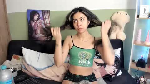 Snapshot of lilly_sweet02 chatting on 02.01.26 lilly_sweet02 online show from 02.01.26