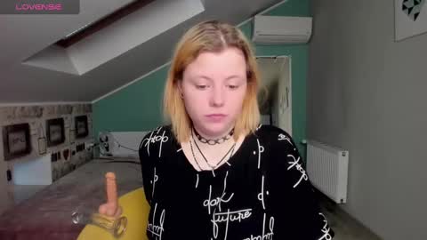 Snapshot of lillydepp chatting on 12.15.24 Lilly Depp online show from 12.15.24