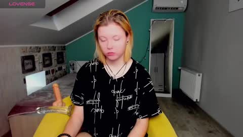 Snapshot of lillydepp chatting on 12.19.24 Lilly Depp online show from 12.19.24