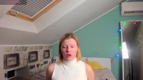 Lilly Depp online show from 12.20.24