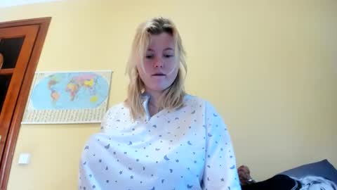 Lilly Depp online show from 10.20.25