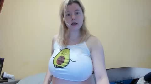 Snapshot of lillydepp chatting on 12.14.25 Lilly Depp online show from 12.14.25