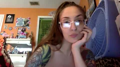 hi guys im back on here 3 online show from 04.12.26