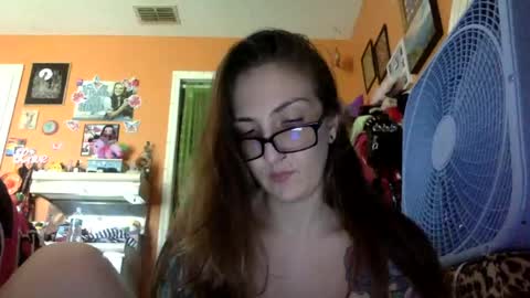 Snapshot of lillylushabae chatting on 07.11.26 hi guys im back on here 3 online show from 07.11.26