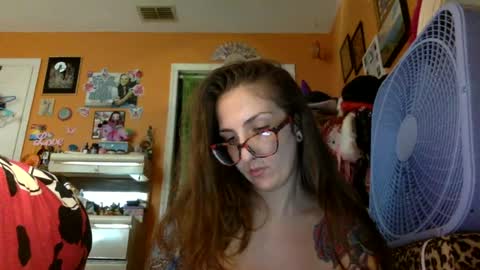Snapshot of lillylushabae chatting on 08.05.26 hi guys im back on here 3 online show from 08.05.26