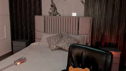 Lilly Ortiz online show from 02.13.26