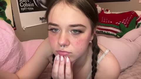 Snapshot of lillyriverss chatting on 12.10.24 Lilly online show from 12.10.24