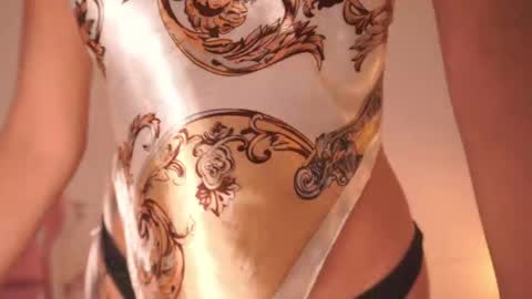 Lilly Thompson  online show from 06.07.26