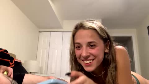 Snapshot of lilslutxxxbangz chatting on 02.25.26 lilslutxxxbangz online show from 02.25.26