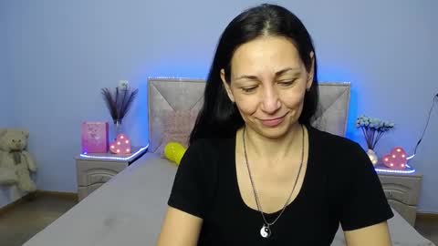 Snapshot of lilugrants chatting on 01.12.25 lilugrants online show from 01.12.25