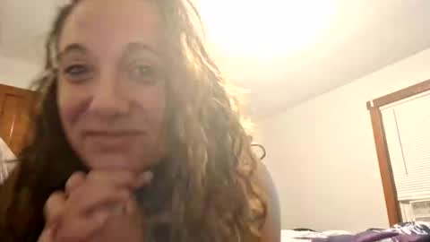 Snapshot of lilwhitemilf chatting on 09.17.25 lilwhitemilf online show from 09.17.25