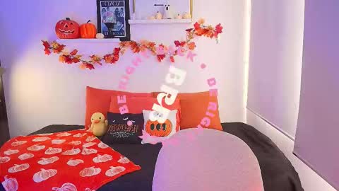 Snapshot of lily_evans_ chatting on 10.29.25 just lily online show from 10.29.25