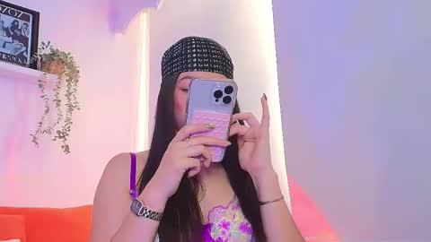 Snapshot of lily_evans_ chatting on 11.11.25 just lily online show from 11.11.25