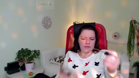 Snapshot of lily_flower7_ chatting on 10.31.25 Lily online show from 10.31.25