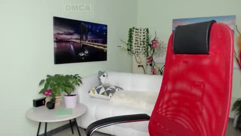 Snapshot of lily_flower7_ chatting on 11.14.25 Lily online show from 11.14.25