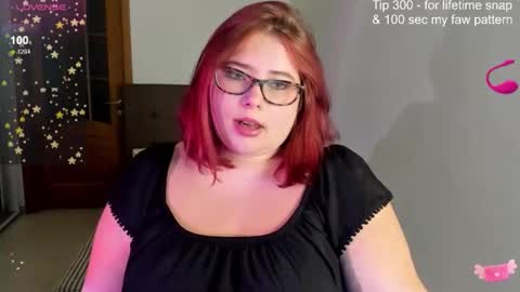 Snapshot of lily_lu_one chatting on 09.24.25 Elina  online show from 09.24.25