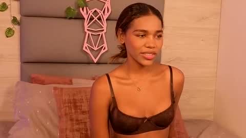 Lily Miiller online show from 11.04.25