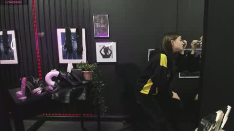 Lily online show from 02.16.25