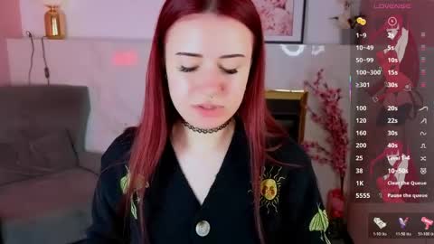 Snapshot of lily_moonlight chatting on 05.12.26 Lily online show from 05.12.26