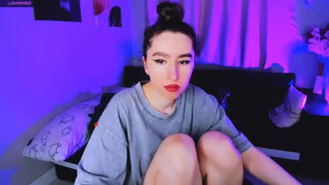 Snapshot of lily_xbaby chatting on 11.19.25 LILY online show from 11.19.25