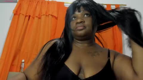 Snapshot of lilybaudyn_ chatting on 05.29.26 Lily online show from 05.29.26