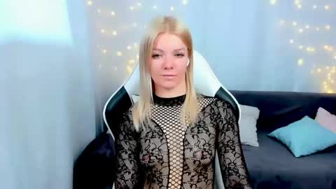 Snapshot of lilydavisss chatting on 04.21.26 lilydavisss online show from 04.21.26