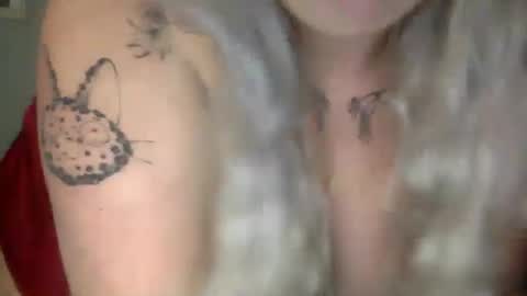 Snapshot of lilyflowerzx chatting on 10.03.25 lily online show from 10.03.25