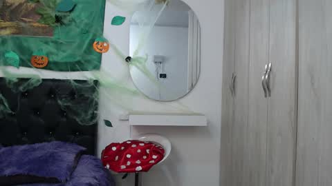 lilyfox23 online show from 10.11.25