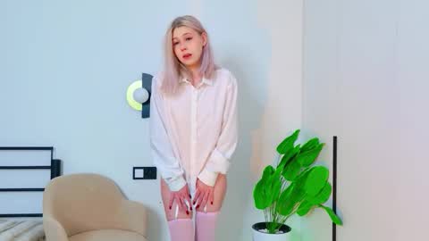 Lily online show from 03.23.26