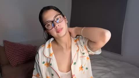 Snapshot of lilypanda chatting on 12.14.25 LillyPanda online show from 12.14.25