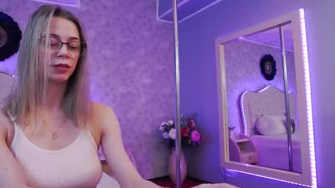 Snapshot of lilyrose_ chatting on 02.26.25 online show from 02.26.25