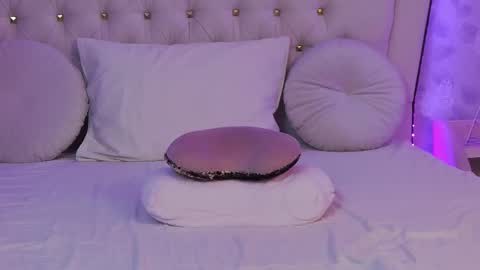 Snapshot of lilyrose_ chatting on 03.01.25 online show from 03.01.25