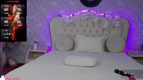 Snapshot of lilyrose_ chatting on 10.01.25 online show from 10.01.25