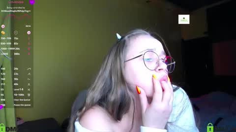 Snapshot of lilysweet13 chatting on 11.07.25 Lily online show from 11.07.25