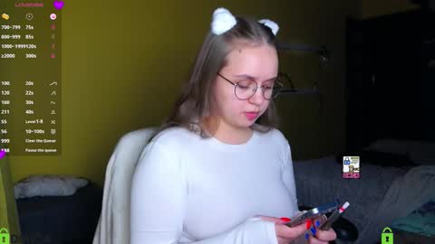 Snapshot of lilysweet13 chatting on 11.26.25 Lily online show from 11.26.25