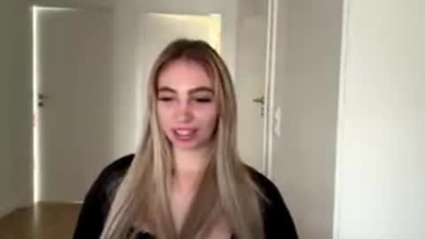Lily online show from 06.10.26