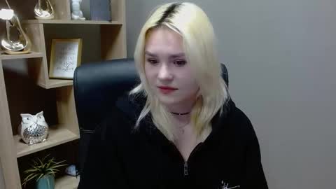 Lily online show from 02.03.26