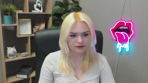 Lily online show from 03.19.26