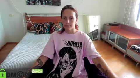 Snapshot of lilyviolet7 chatting on 07.14.26 Hi Im Lily online show from 07.14.26