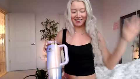 Lily Monroe online show from 01.12.26
