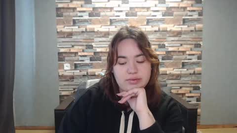 Snapshot of limalagris chatting on 02.21.25 busty princess online show from 02.21.25