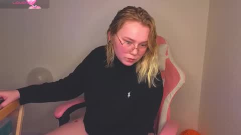 Snapshot of lime_cat chatting on 11.14.25 lime cat online show from 11.14.25