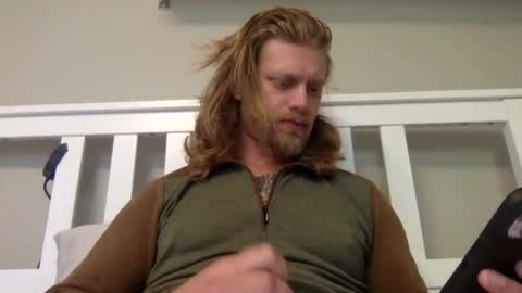 Snapshot of limitlesschris chatting on 10.27.25 Chris online show from 10.27.25