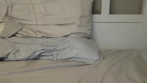 Snapshot of limitlesschris chatting on 11.06.25 Chris online show from 11.06.25