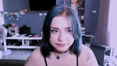 Snapshot of lina2d_tyan chatting on 10.16.25 Lina2D tyan online show from 10.16.25