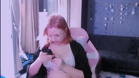 Snapshot of lina2d_tyan chatting on 11.04.25 Lina2D tyan online show from 11.04.25