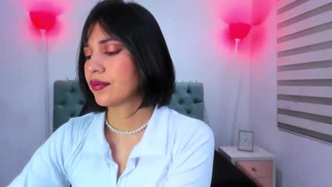  Lina Bedoya  online show from 01.15.25